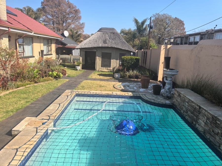 4 Bedroom Property for Sale in Florida Gauteng