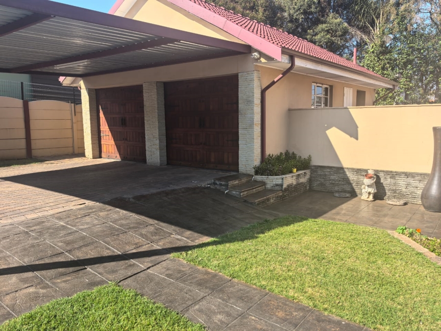 4 Bedroom Property for Sale in Florida Gauteng