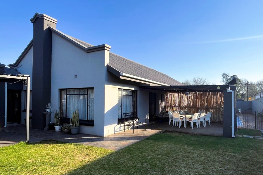 4 Bedroom Property for Sale in Florentia Gauteng