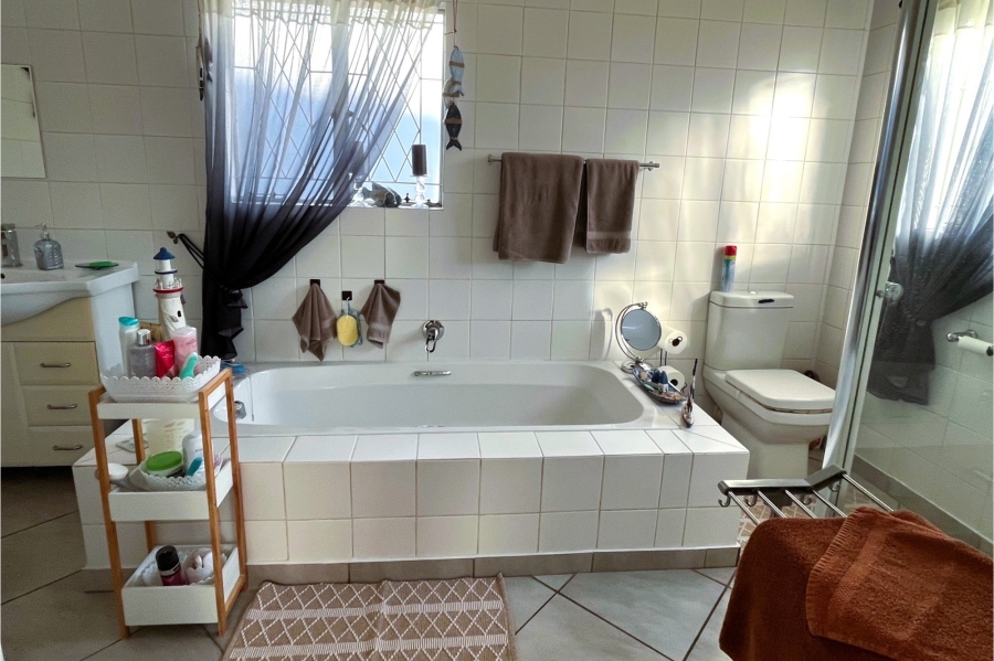 4 Bedroom Property for Sale in Florentia Gauteng