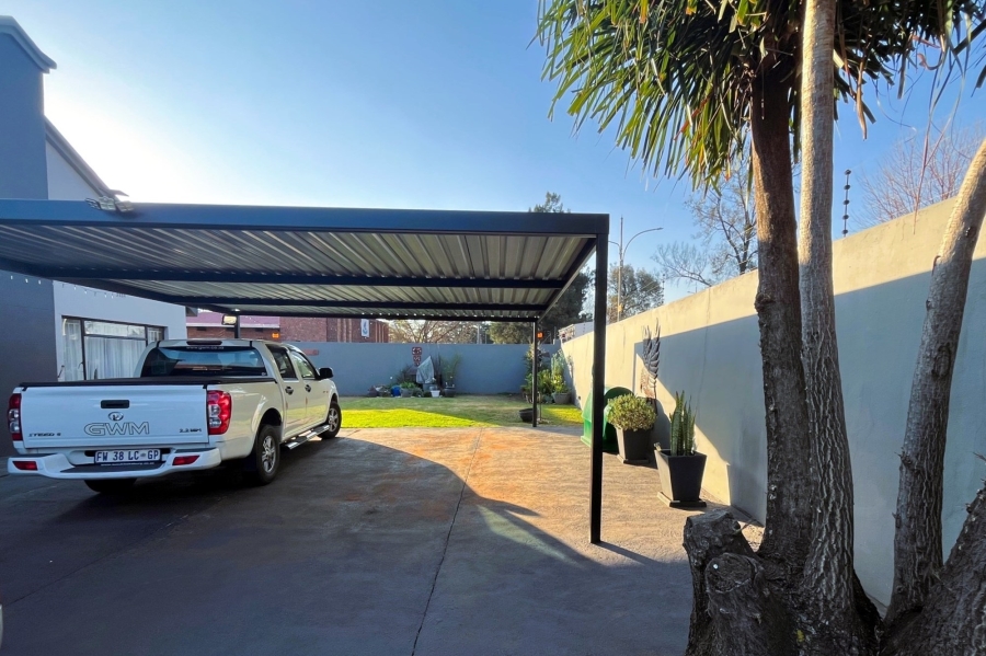 4 Bedroom Property for Sale in Florentia Gauteng