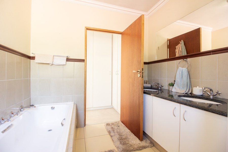 3 Bedroom Property for Sale in Fourways Gauteng