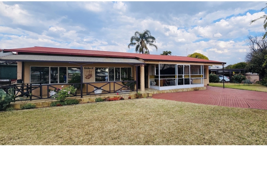 4 Bedroom Property for Sale in Moregloed Gauteng
