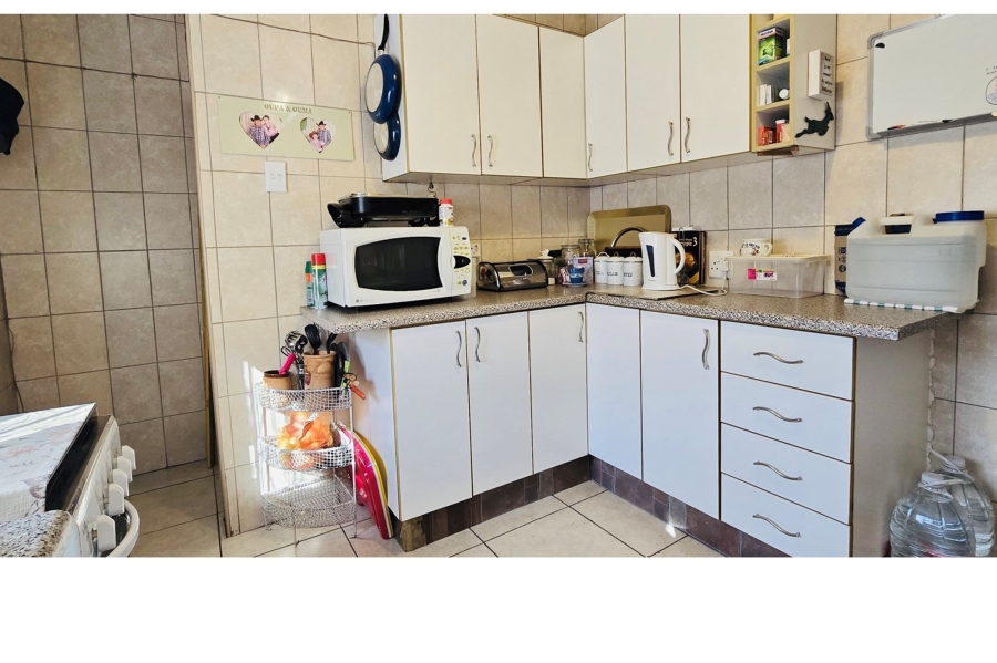 4 Bedroom Property for Sale in Moregloed Gauteng