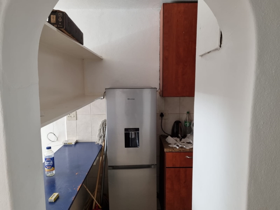 1 Bedroom Property for Sale in Fontainebleau Gauteng