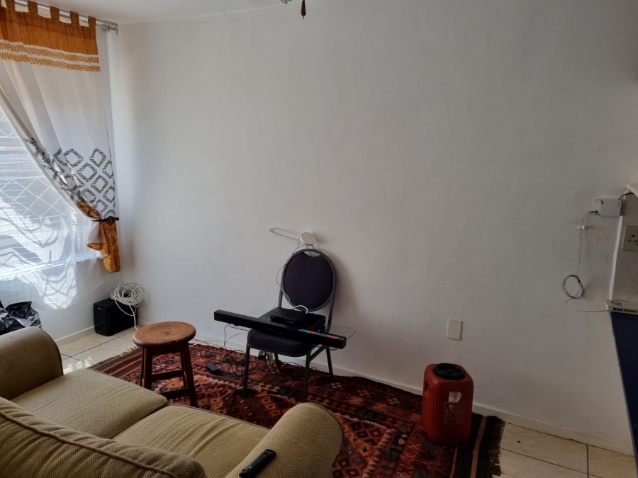 1 Bedroom Property for Sale in Fontainebleau Gauteng