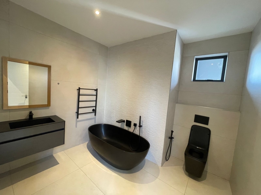 2 Bedroom Property for Sale in Rosebank Gauteng