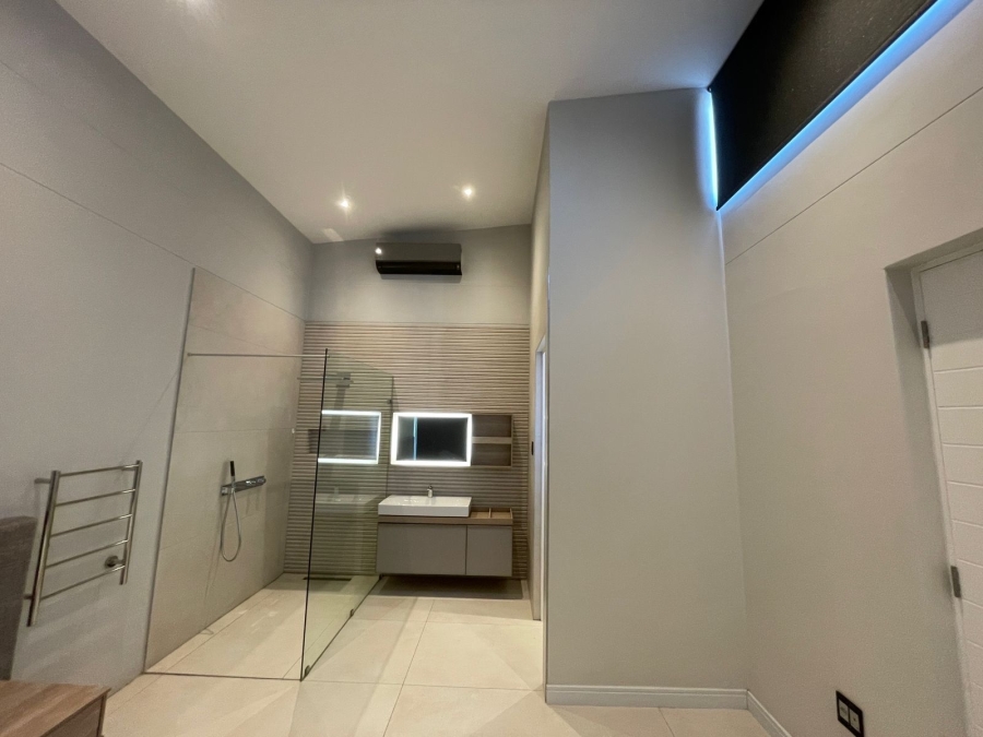 2 Bedroom Property for Sale in Rosebank Gauteng