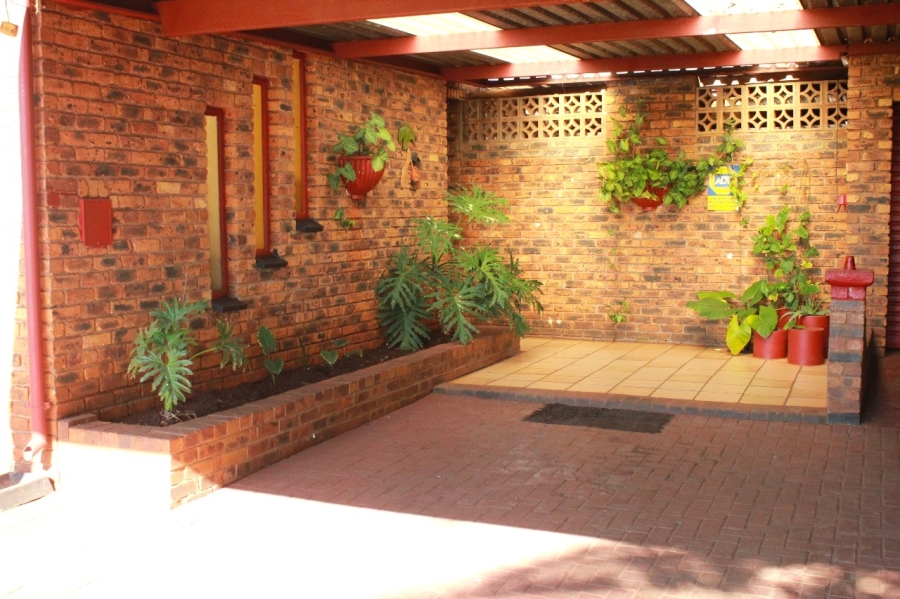 3 Bedroom Property for Sale in Dawn Park Gauteng