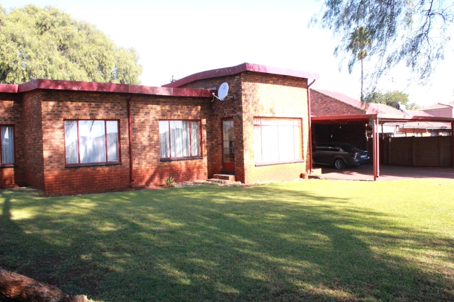 3 Bedroom Property for Sale in Dawn Park Gauteng