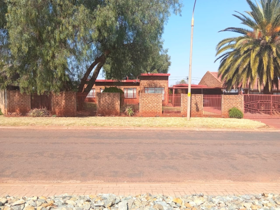 3 Bedroom Property for Sale in Dawn Park Gauteng