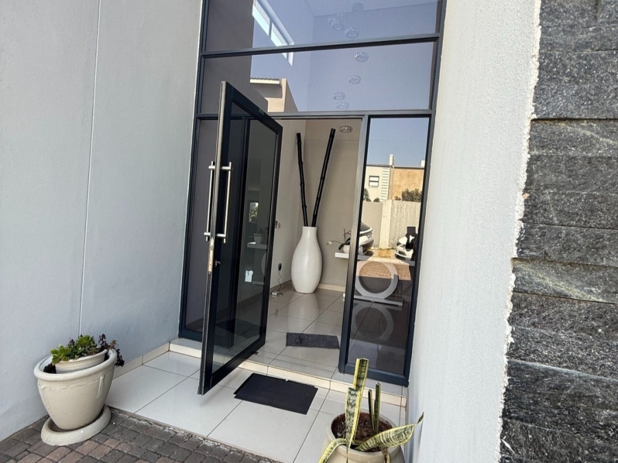 4 Bedroom Property for Sale in Ormonde Gauteng