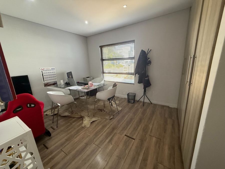 4 Bedroom Property for Sale in Ormonde Gauteng