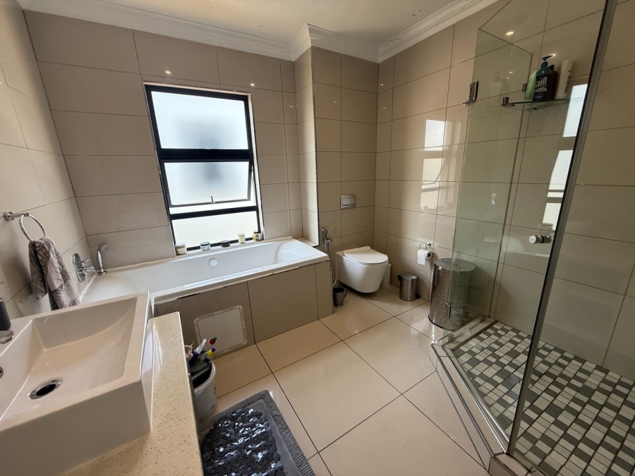 4 Bedroom Property for Sale in Ormonde Gauteng