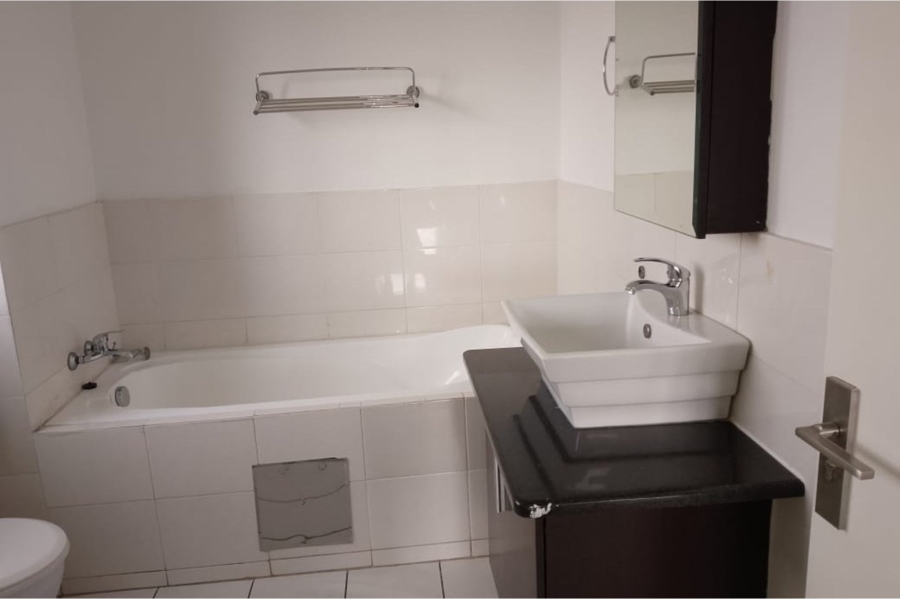 To Let 3 Bedroom Property for Rent in Noordwyk Gauteng
