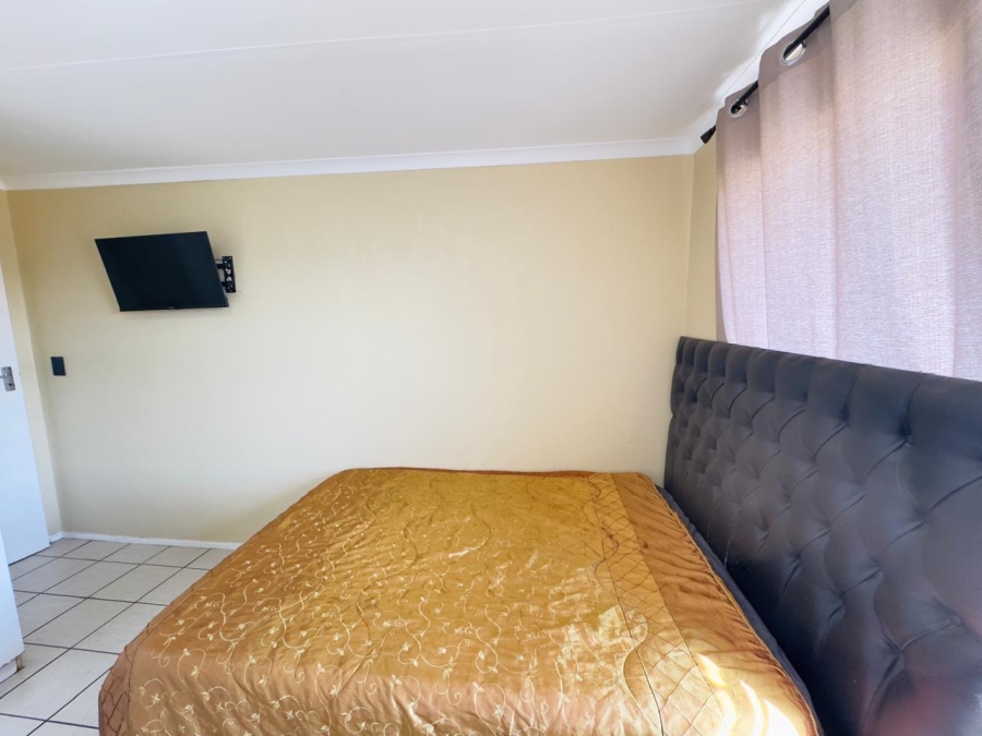 2 Bedroom Property for Sale in Freeway Park Gauteng