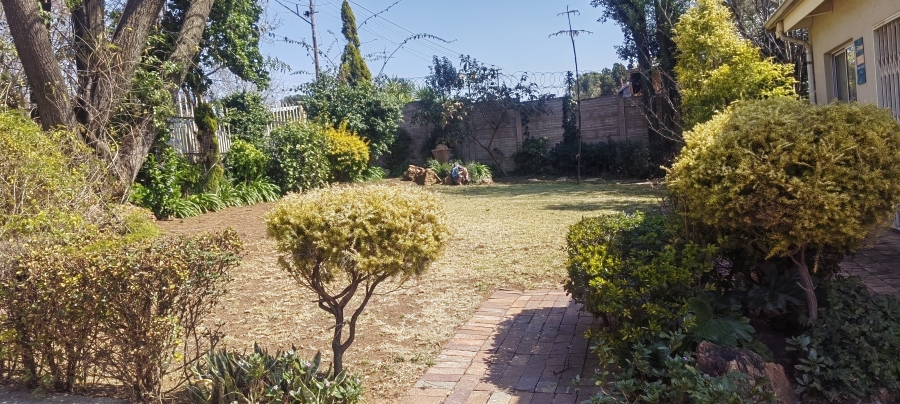 3 Bedroom Property for Sale in Linmeyer Gauteng