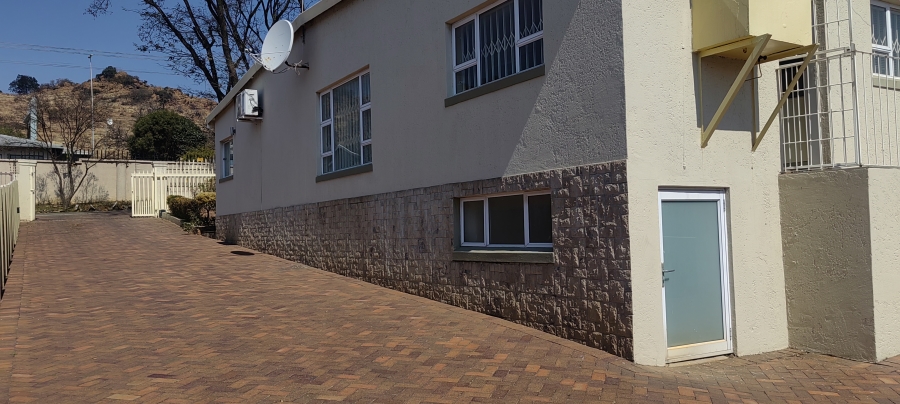 3 Bedroom Property for Sale in Linmeyer Gauteng
