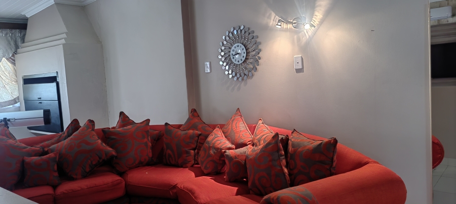 3 Bedroom Property for Sale in Linmeyer Gauteng