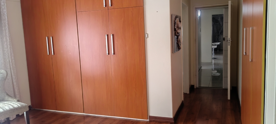 3 Bedroom Property for Sale in Linmeyer Gauteng