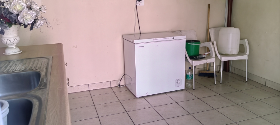 3 Bedroom Property for Sale in Linmeyer Gauteng