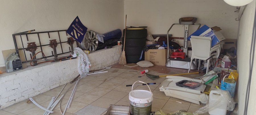 3 Bedroom Property for Sale in Linmeyer Gauteng