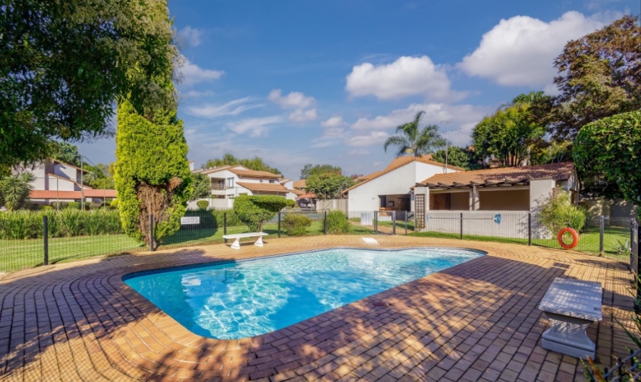 2 Bedroom Property for Sale in Oriel Gauteng