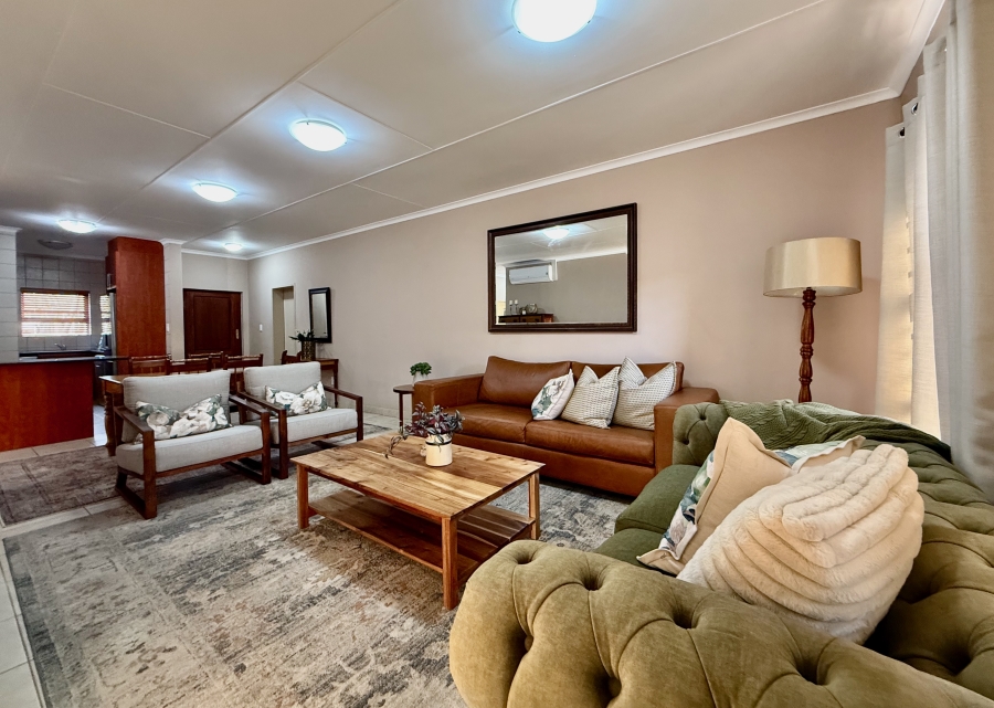 2 Bedroom Property for Sale in The Retreat Gauteng