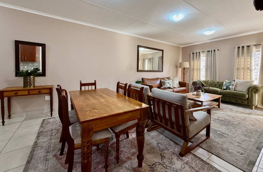 2 Bedroom Property for Sale in The Retreat Gauteng