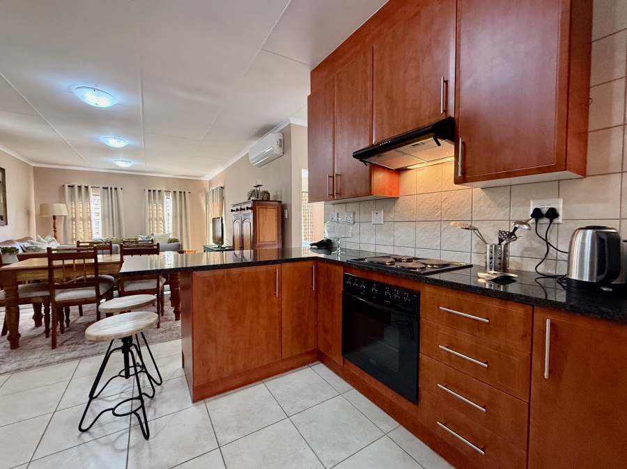 2 Bedroom Property for Sale in The Retreat Gauteng