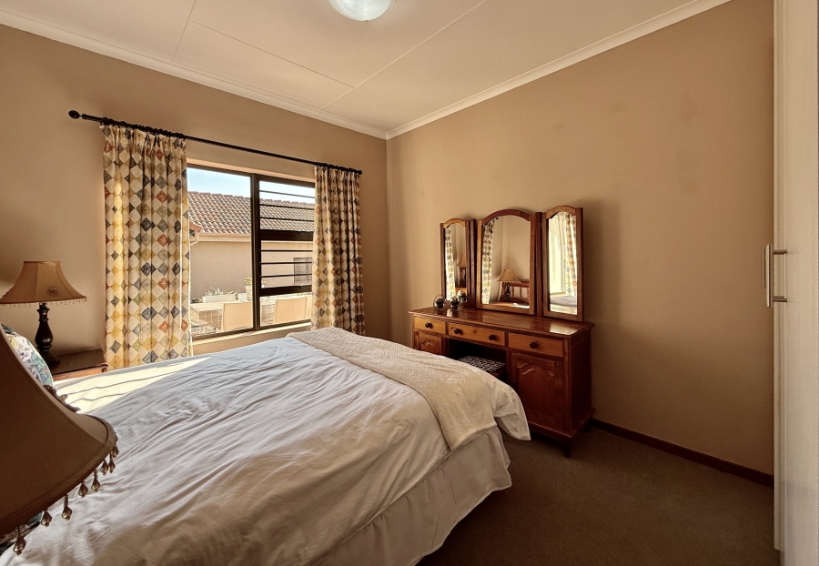 2 Bedroom Property for Sale in The Retreat Gauteng