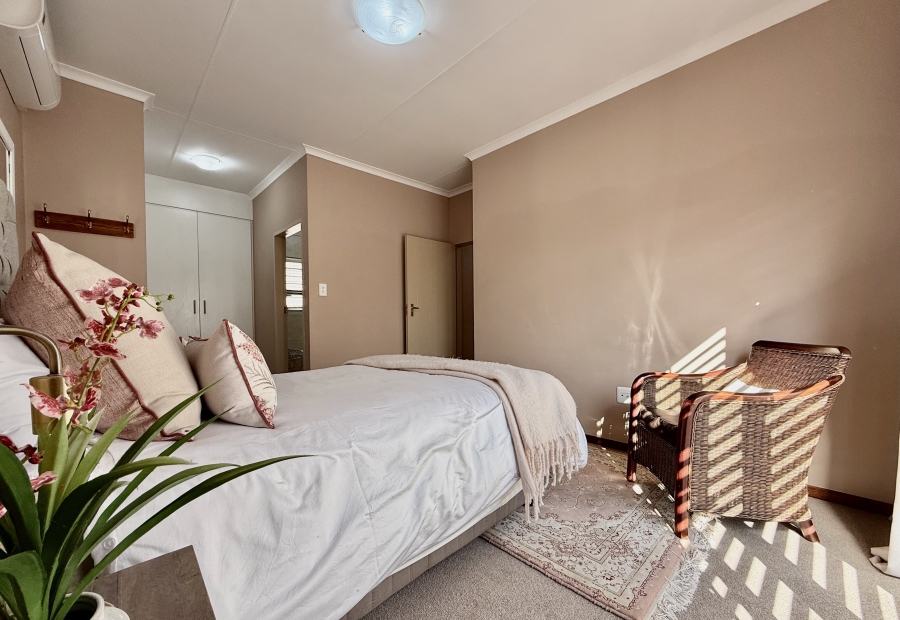 2 Bedroom Property for Sale in The Retreat Gauteng