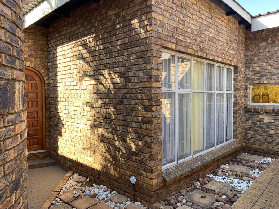 4 Bedroom Property for Sale in Montana Gauteng