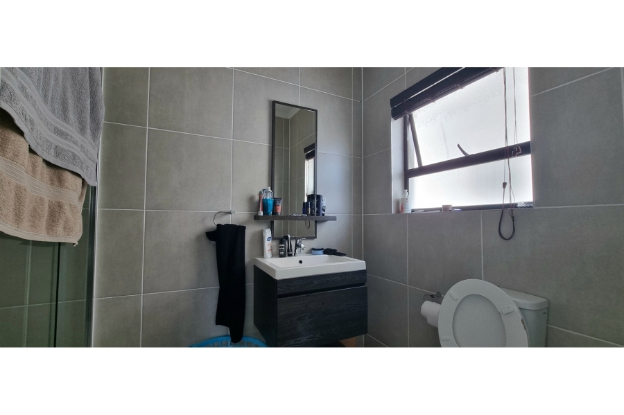 2 Bedroom Property for Sale in Greenstone Hill Gauteng