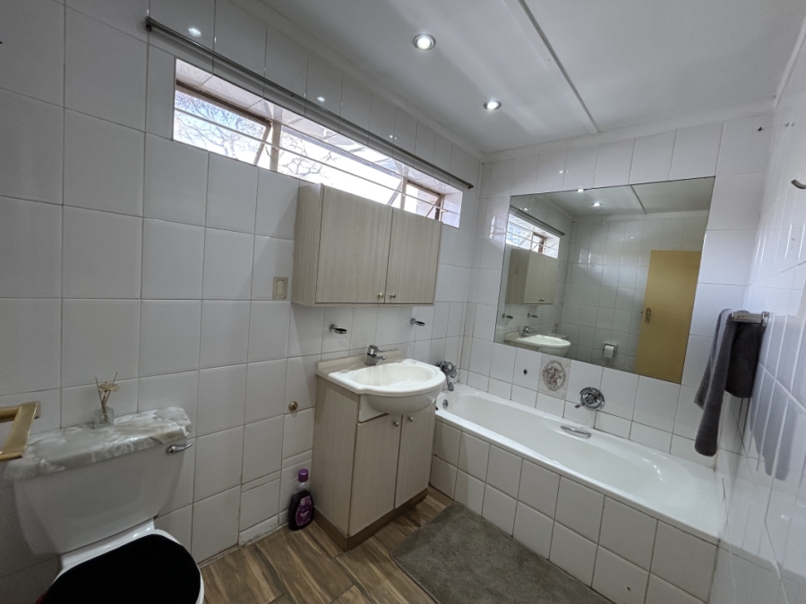 3 Bedroom Property for Sale in Bedford Gardens Gauteng