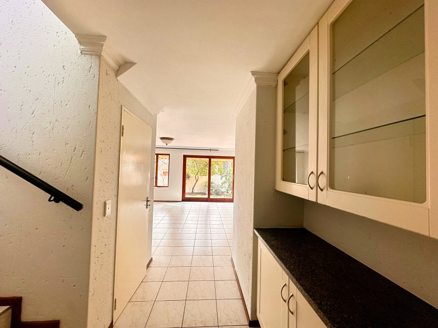 To Let 3 Bedroom Property for Rent in Barbeque Downs Gauteng