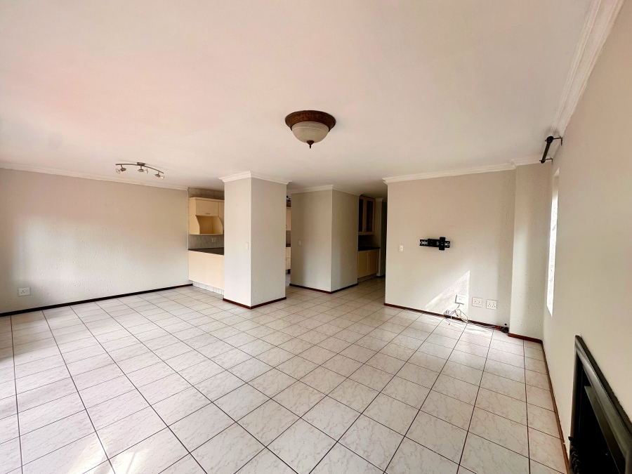 To Let 3 Bedroom Property for Rent in Barbeque Downs Gauteng