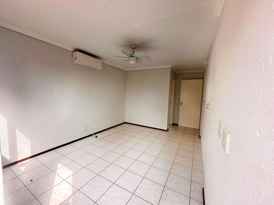 To Let 3 Bedroom Property for Rent in Barbeque Downs Gauteng