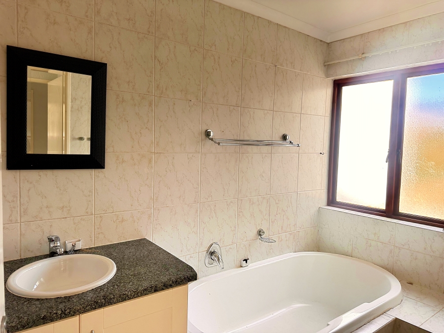 To Let 3 Bedroom Property for Rent in Barbeque Downs Gauteng