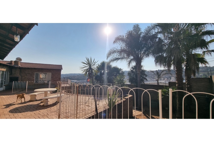 To Let 4 Bedroom Property for Rent in Bassonia Gauteng