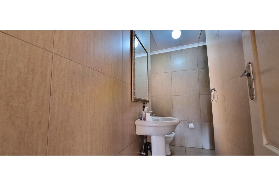 To Let 4 Bedroom Property for Rent in Bassonia Gauteng