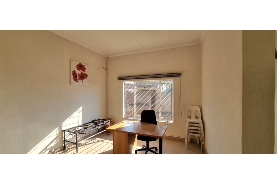 To Let 4 Bedroom Property for Rent in Bassonia Gauteng
