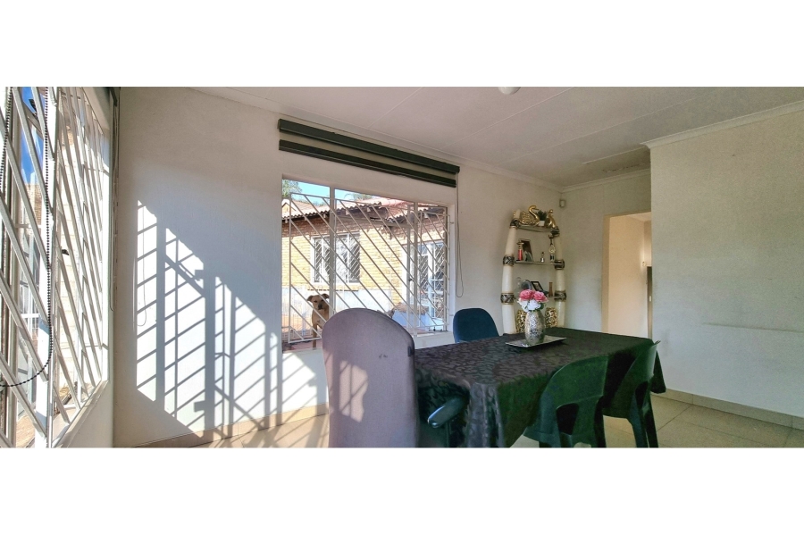 To Let 4 Bedroom Property for Rent in Bassonia Gauteng
