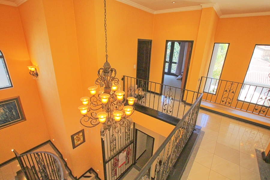 6 Bedroom Property for Sale in Lonehill Gauteng