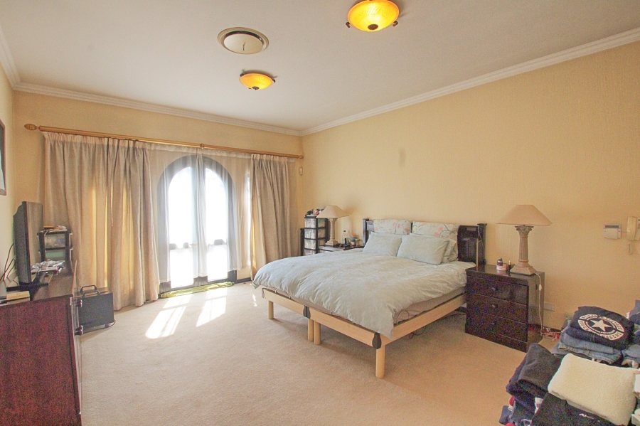 6 Bedroom Property for Sale in Lonehill Gauteng