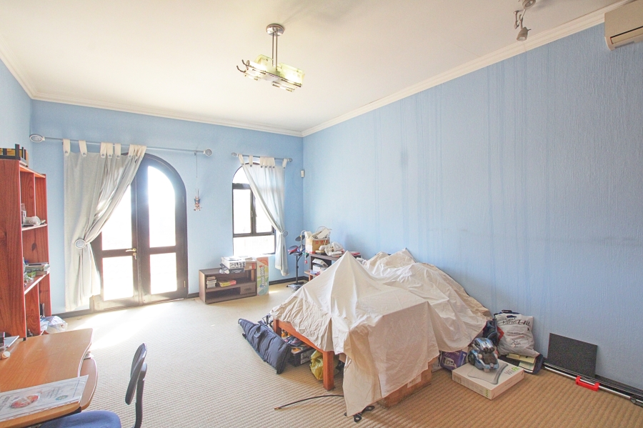 6 Bedroom Property for Sale in Lonehill Gauteng