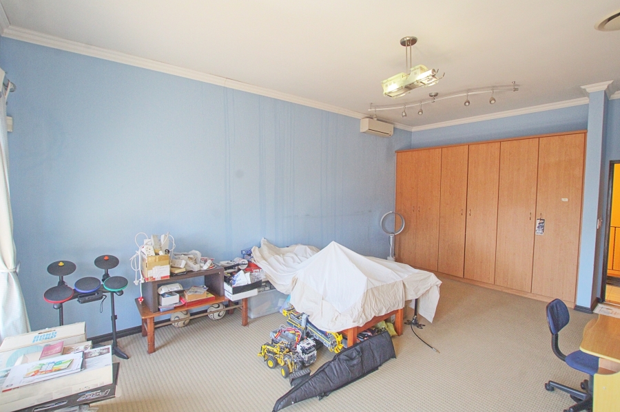 6 Bedroom Property for Sale in Lonehill Gauteng