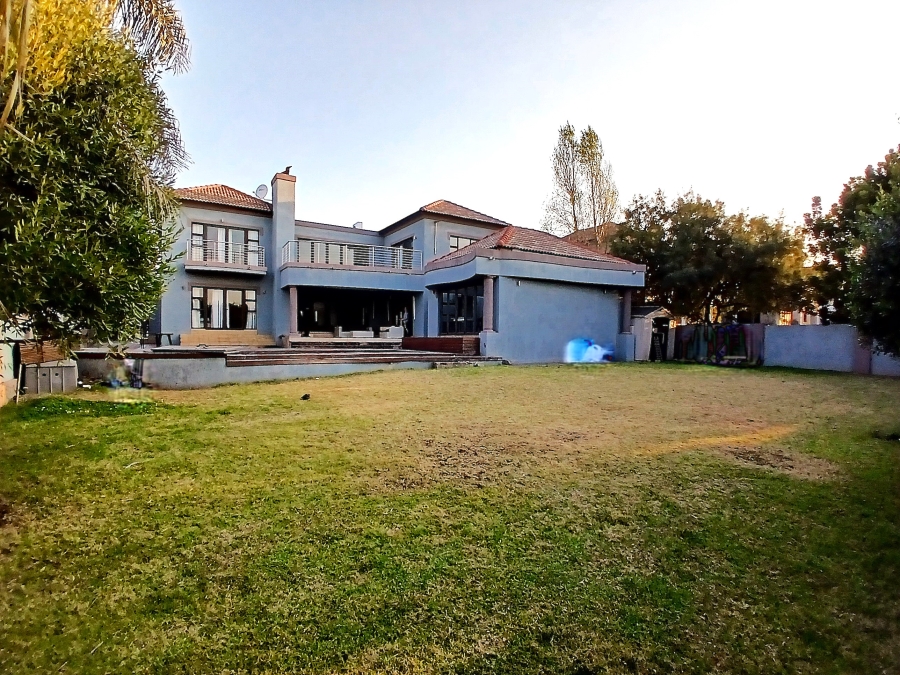 5 Bedroom Property for Sale in Blue Valley Golf Estate Gauteng