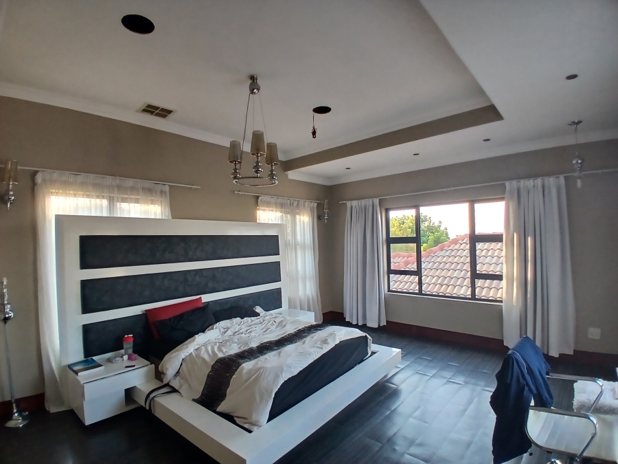 5 Bedroom Property for Sale in Blue Valley Golf Estate Gauteng