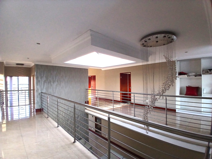 5 Bedroom Property for Sale in Blue Valley Golf Estate Gauteng